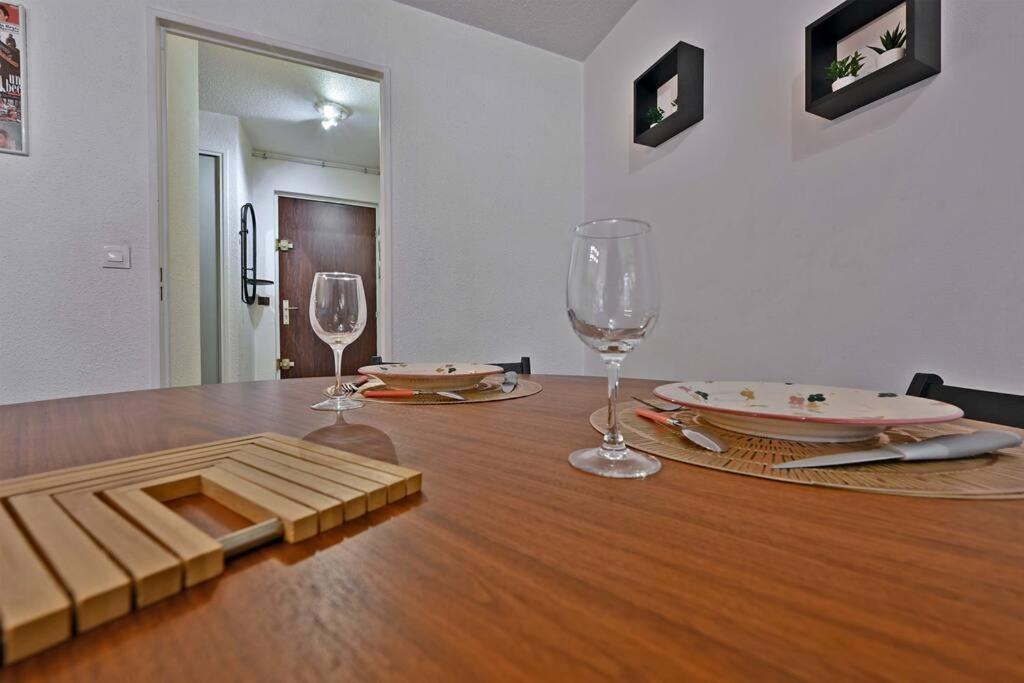 Les Comtadins - Parking Gratuit - Balcon - Clim Apartment Avignon Exterior photo